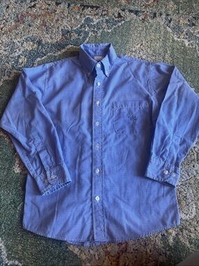 UNIVERSITY OF KENTUCKY BOYS LONG-SLEEVE BUTTON-DOWN SHIRT IN SZ MED (8-10).